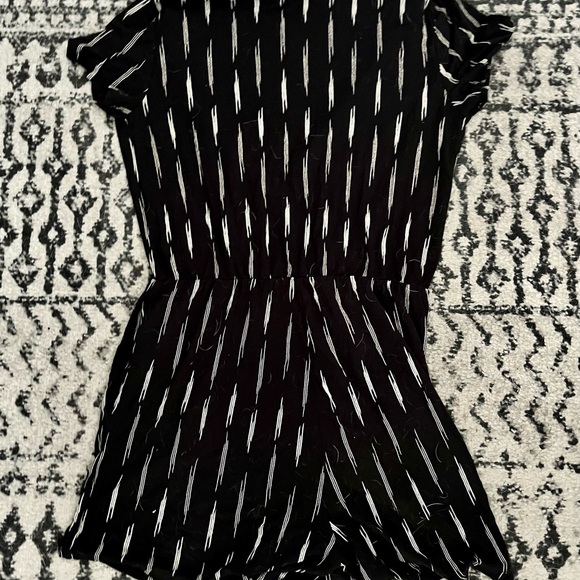 Summer shorts romper - Picture 2 of 4